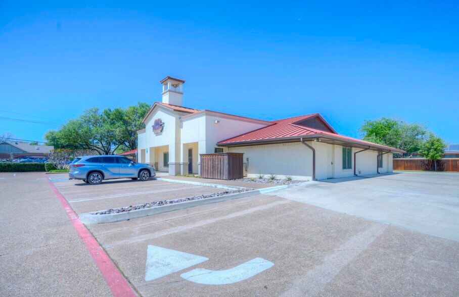 5225 Matlock Rd, Arlington, TX à louer - Photo de l’immeuble – Image 2 sur 19