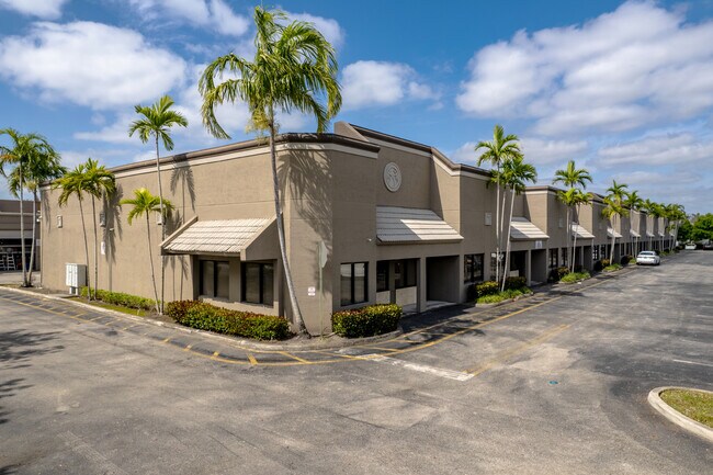 Plus de détails pour 5401 NW 102nd Ave, Sunrise, FL - Industriel/Logistique à louer