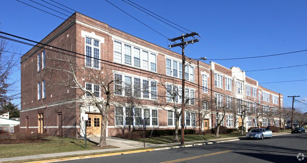 49 Catherine St, Red Bank, NJ à vendre - Photo de l’immeuble – Image 2 sur 7