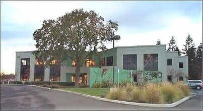855 Bordeaux Way, Napa, CA à louer Photo de l’immeuble– Image 1 sur 10