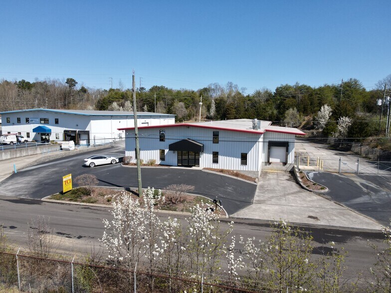 2029 Brookside Ln, Kingsport, TN à louer - Photo de l’immeuble – Image 1 sur 55