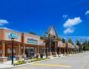 22709 Lougheed Hwy, Maple Ridge, BC à louer Photo de l’immeuble– Image 2 sur 2