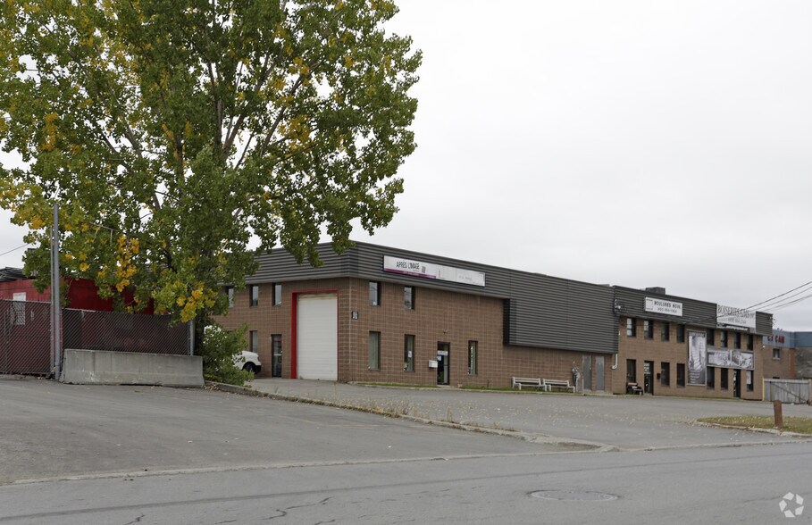 3864-3872 Boul Leman, Laval, QC à louer - Photo de l’immeuble – Image 3 sur 3