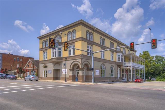 301 W Main St, Radford, VA à louer - Photo de l’immeuble – Image 2 sur 50