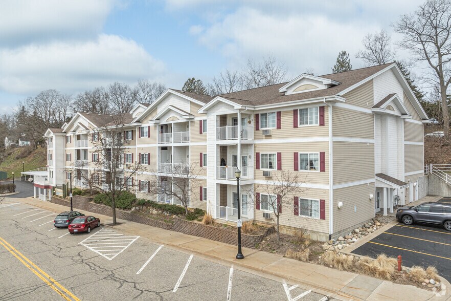 8673 Ferry St, Montague, MI à vendre - Photo de l’immeuble – Image 2 sur 4