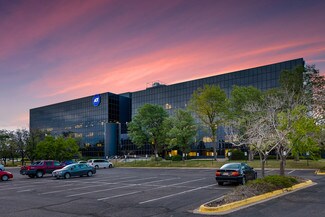 Plus de détails pour 3190 S Vaughn Way, Aurora, CO - Coworking à louer
