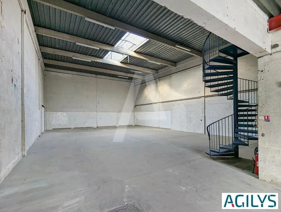 Local d’activités dans Les Ulis à louer Photo intérieure– Image 1 sur 10