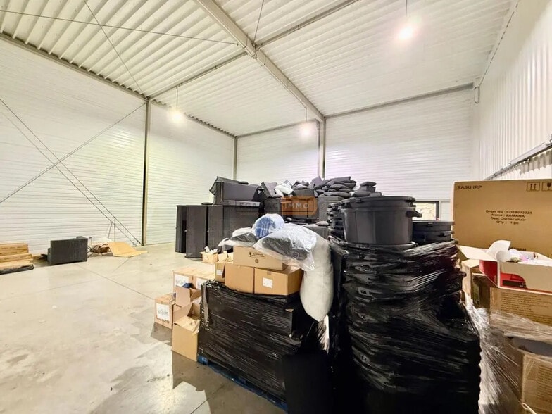 Industriel/Logistique dans Fréjus à louer - Photo intérieure – Image 2 sur 16