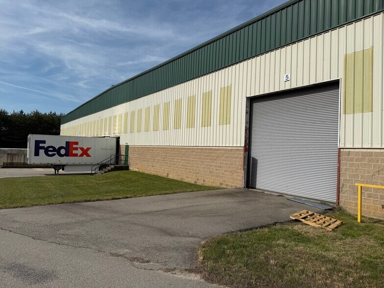 189 Ringgold Industrial Pky, Danville, VA à louer - Photo de l’immeuble – Image 3 sur 21
