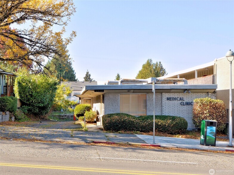 6517 35th Ave SW, Seattle, WA à vendre - Photo principale – Image 1 sur 11