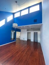 244-246 Main St, Seal Beach, CA à louer Photo intérieure– Image 2 sur 12