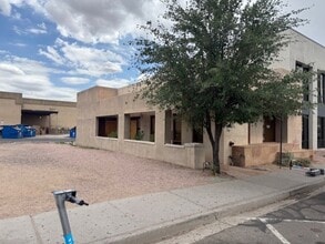 4325 N 75th St, Scottsdale, AZ à louer Photo de l’immeuble– Image 2 sur 11