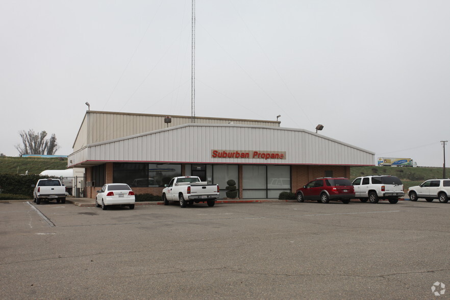 4625 N Golden State Blvd, Turlock, CA à louer - Photo de l’immeuble – Image 2 sur 2