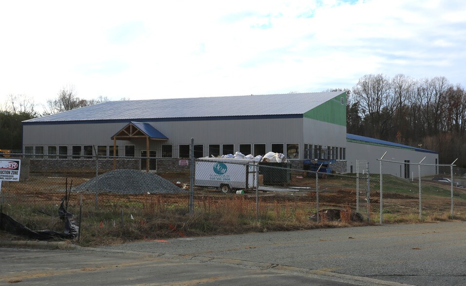2003 Willow Spring Ln, Burlington, NC à vendre - Photo de la construction – Image 2 sur 10