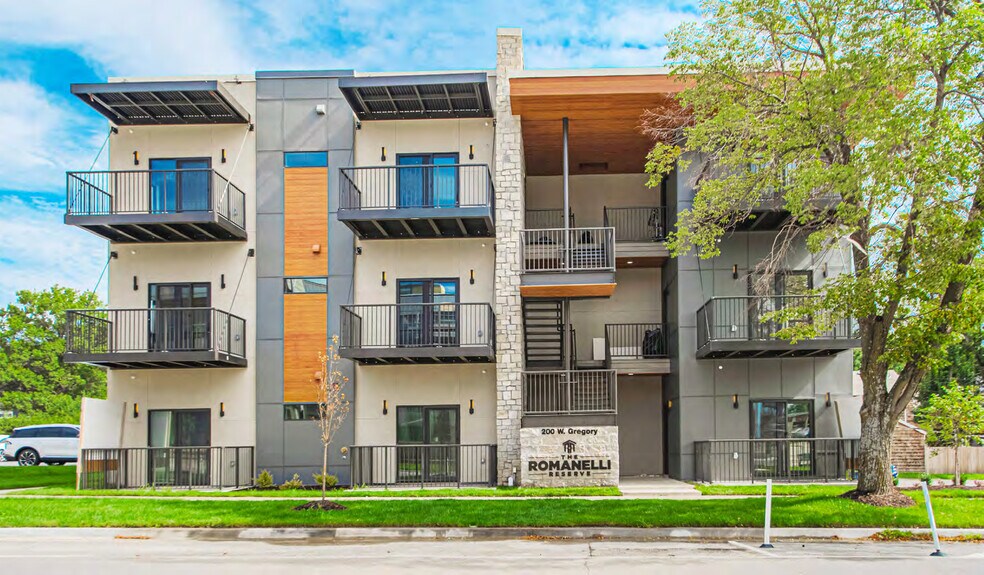 200 W Gregory Blvd, Kansas City, MO à vendre - Photo de l’immeuble – Image 2 sur 10