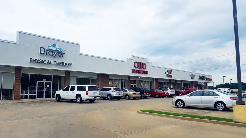 962 W Main St, Louisville, MS à louer - Photo de l’immeuble – Image 1 sur 3