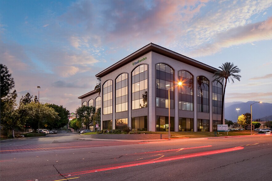 1333 S Mayflower Ave, Monrovia, CA à vendre - Photo de l’immeuble – Image 3 sur 12