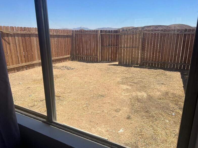 29867 N 1st St, Barstow, CA à vendre - Photo de l’immeuble – Image 3 sur 13