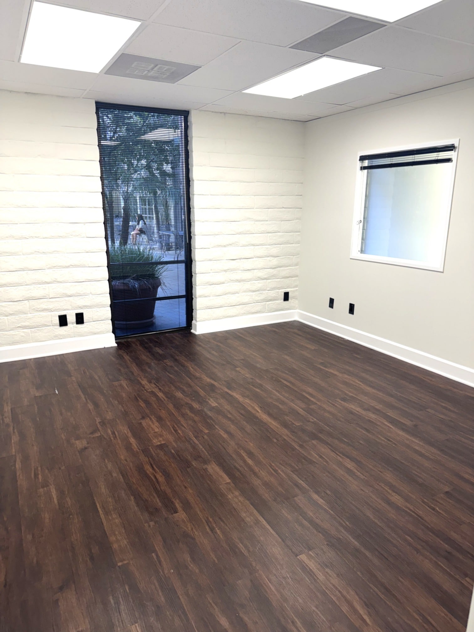 17337 Ventura Blvd, Encino, CA à louer Photo intérieure– Image 1 sur 5