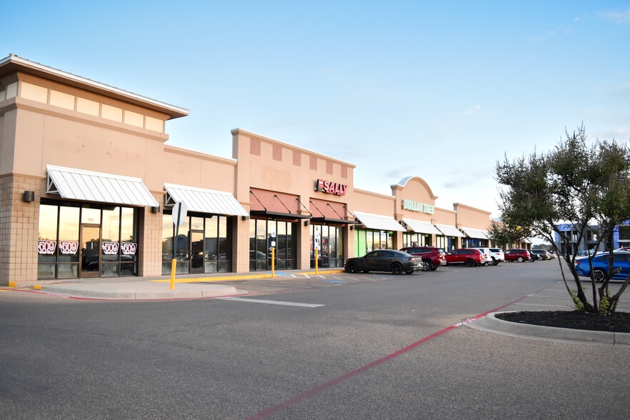 6301 82nd St, Lubbock, TX à louer - Photo de l’immeuble – Image 3 sur 8