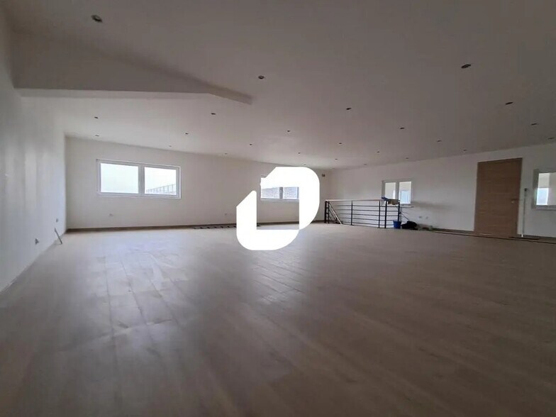 Bureau dans Fretin à louer - Photo de l’immeuble – Image 2 sur 6