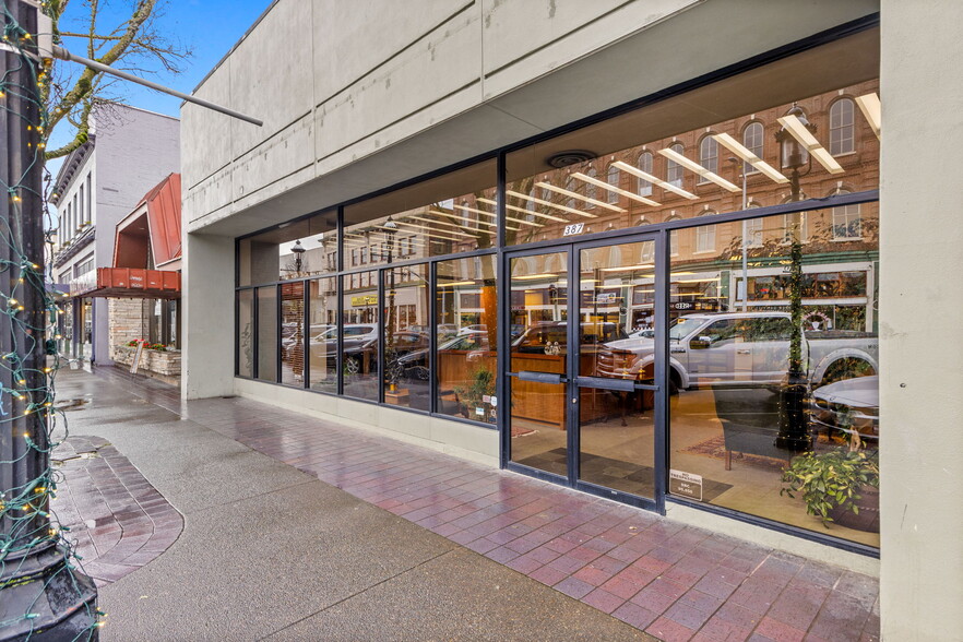 387 Court St NE, Salem, OR à vendre - Photo de l’immeuble – Image 1 sur 27