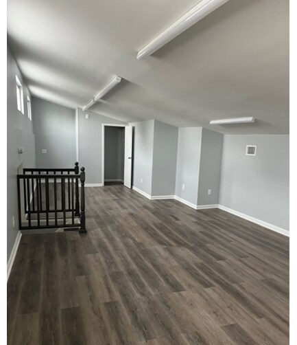 1710 E Elizabeth Ave, Linden, NJ à louer - Photo de l’immeuble – Image 2 sur 10