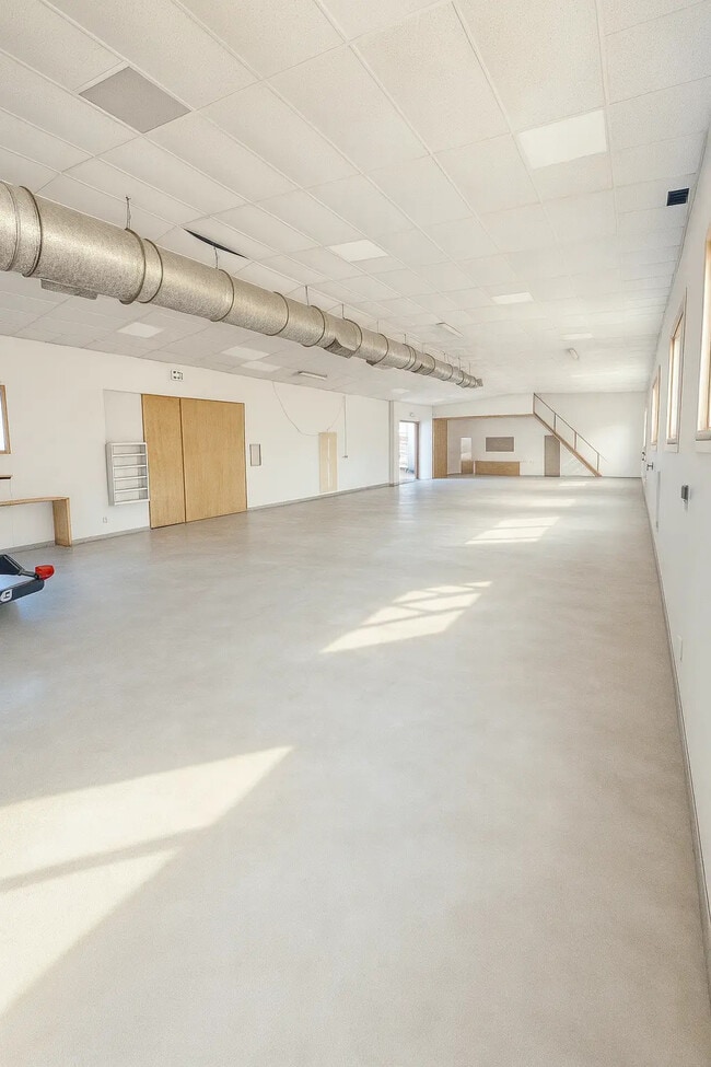 Plus de détails pour 35 Route De Limours, Ollainville - Industriel/Logistique à louer