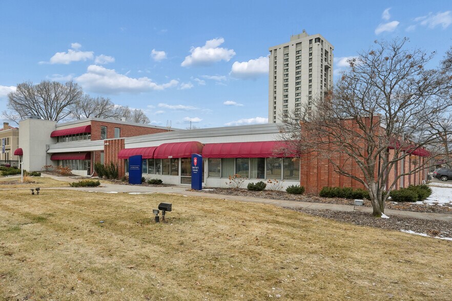 2500 Park Ave, Minneapolis, MN à vendre - Photo de l’immeuble – Image 1 sur 13