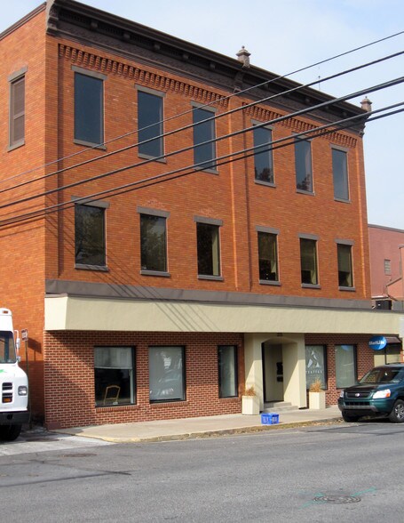 309 3rd St, New Cumberland, PA à vendre - Photo de l’immeuble – Image 2 sur 3