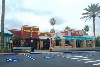 8520 W Irlo Bronson Memorial Hwy, Kissimmee, FL à louer Photo de l’immeuble– Image 1 sur 4