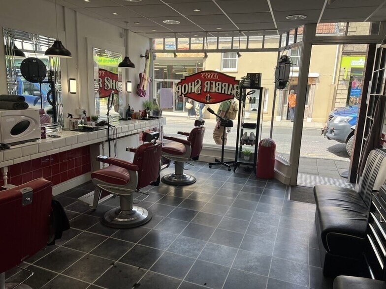 68-68a High St, Glastonbury à vendre - Photo intérieure – Image 2 sur 7