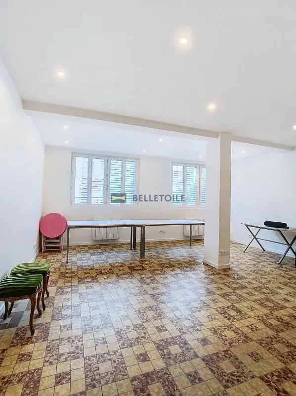 Plus de détails pour Local commercial à louer