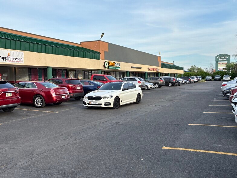 5537-5597 Salem Ave, Dayton, OH à louer - Photo de l’immeuble – Image 2 sur 16