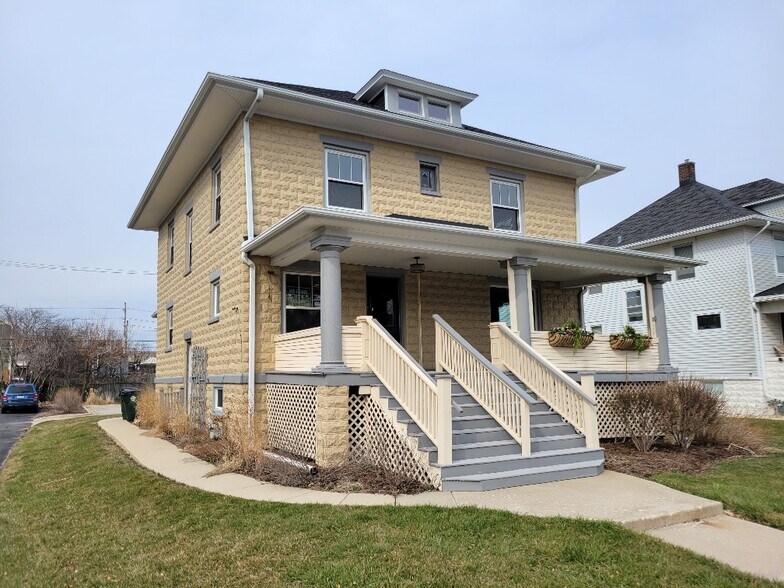 117 W Willow Ave, Wheaton, IL à louer - Photo principale – Image 1 sur 13