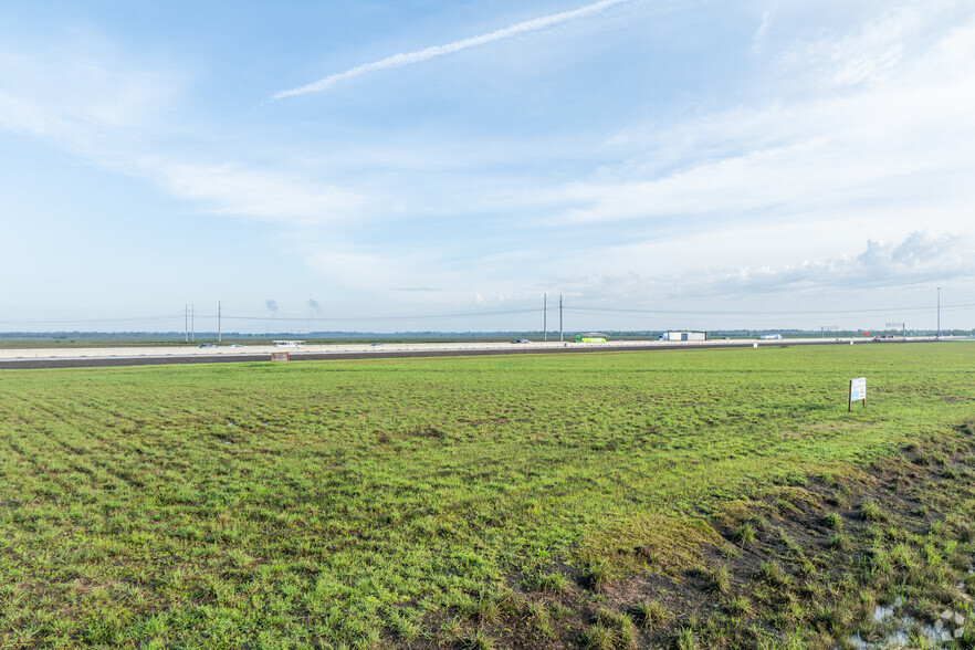 8590 Industrial Parkway, Beaumont, TX à louer - Photo principale – Image 1 sur 1