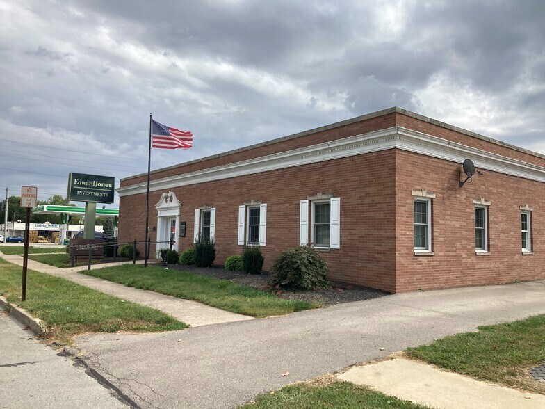 2101 E 8th St, Anderson, IN à vendre - Photo de l’immeuble – Image 2 sur 16