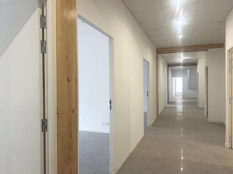 Bureau dans Villeurbanne à louer - Photo de l’immeuble – Image 3 sur 6