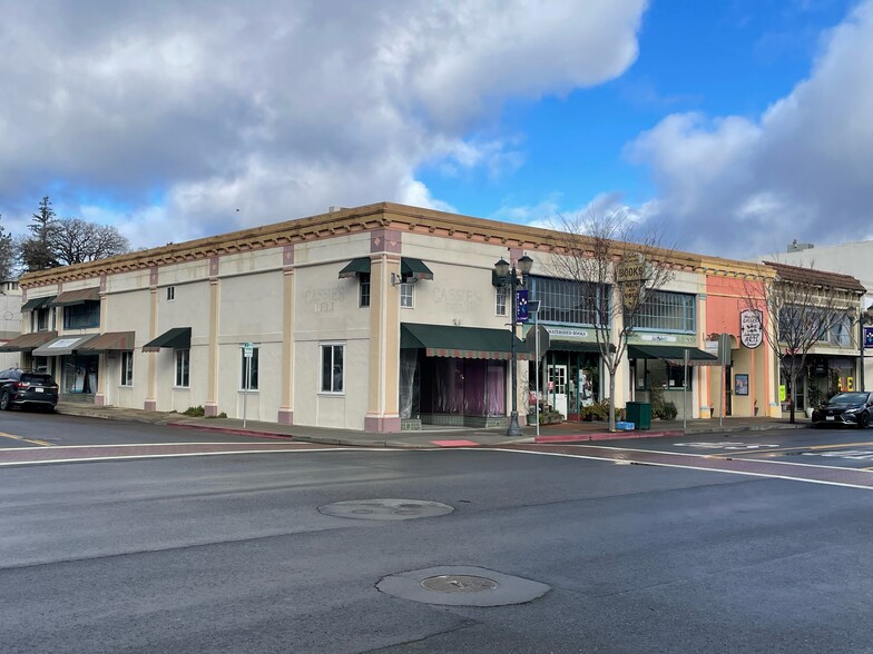 301 N Main St, Lakeport, CA à vendre - Photo de l’immeuble – Image 3 sur 9