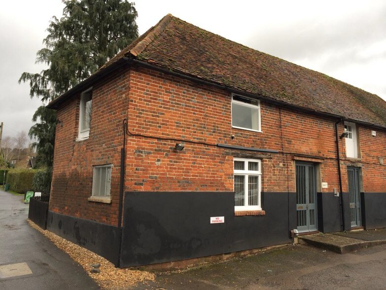 54 Marlow Bottom Rd, Marlow à louer - Photo de l’immeuble – Image 2 sur 7