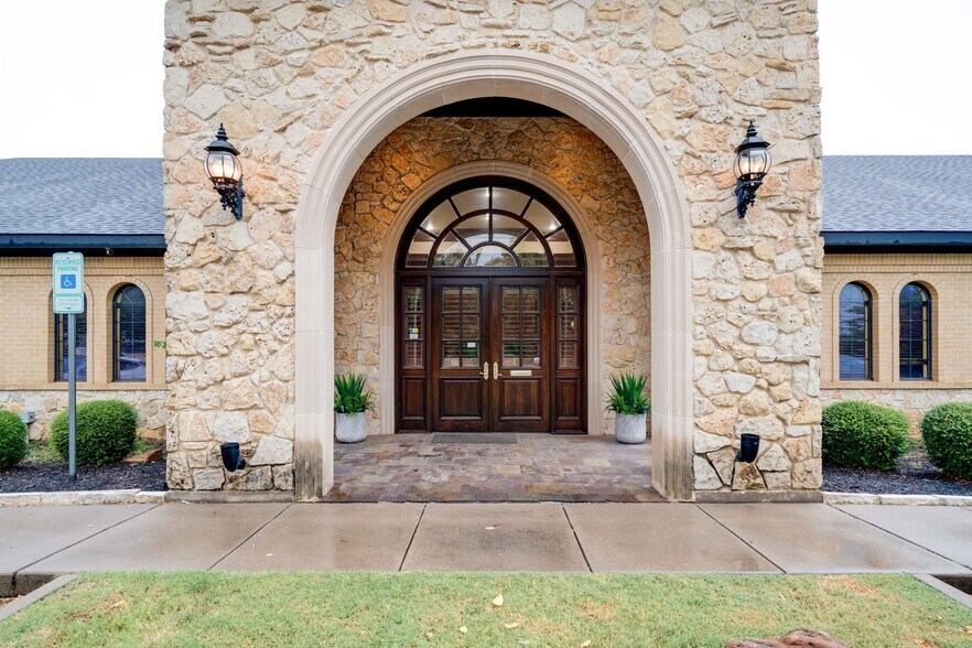 1727 Keller Pky, Keller, TX à louer - Photo de l’immeuble – Image 3 sur 25