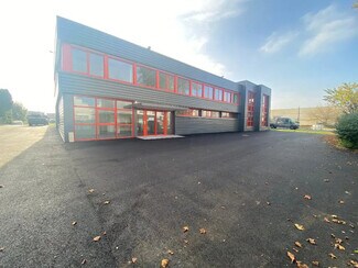 Plus de détails pour Local d'activités à louer