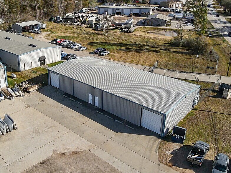 12003 FM 3083 Rd, Conroe, TX à louer - Photo de l’immeuble – Image 2 sur 14