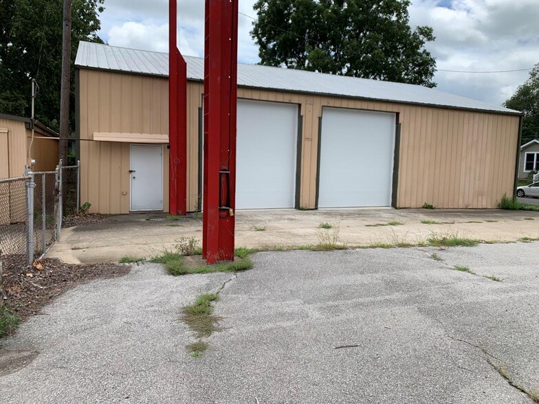 177 S Pence St, East Alton, IL à louer - Photo de l’immeuble – Image 3 sur 12