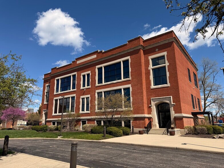 733 S West St, Indianapolis, IN à vendre - Photo principale – Image 1 sur 1