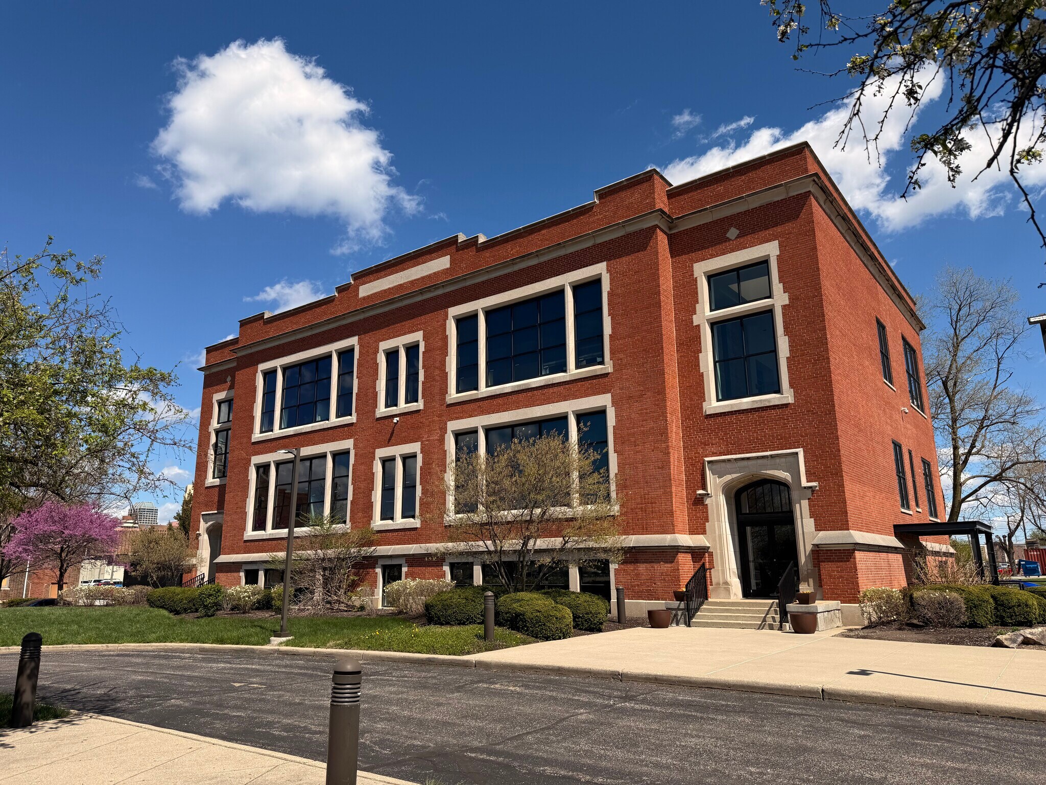 733 S West St, Indianapolis, IN à vendre Photo principale– Image 1 sur 2