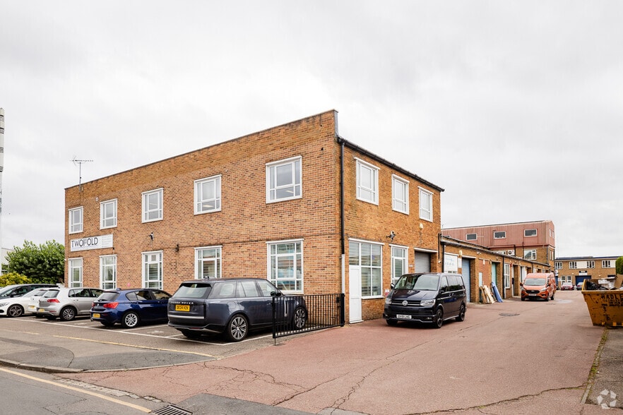 63-77 Milford Rd, Reading à vendre - Photo principale – Image 1 sur 4