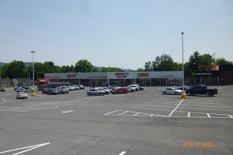 1103-1115 N Roan St, Johnson City, TN à vendre - Photo de l’immeuble – Image 3 sur 9