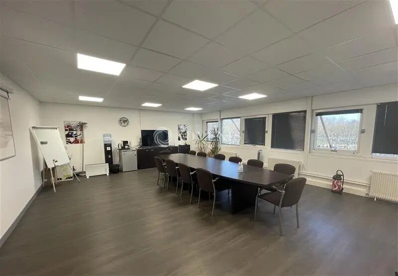 Local d’activités dans Le Blanc-Mesnil à louer Photo de l’immeuble– Image 1 sur 2