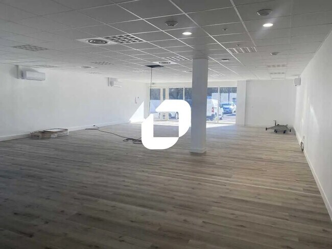 Plus de détails pour Bureau à louer